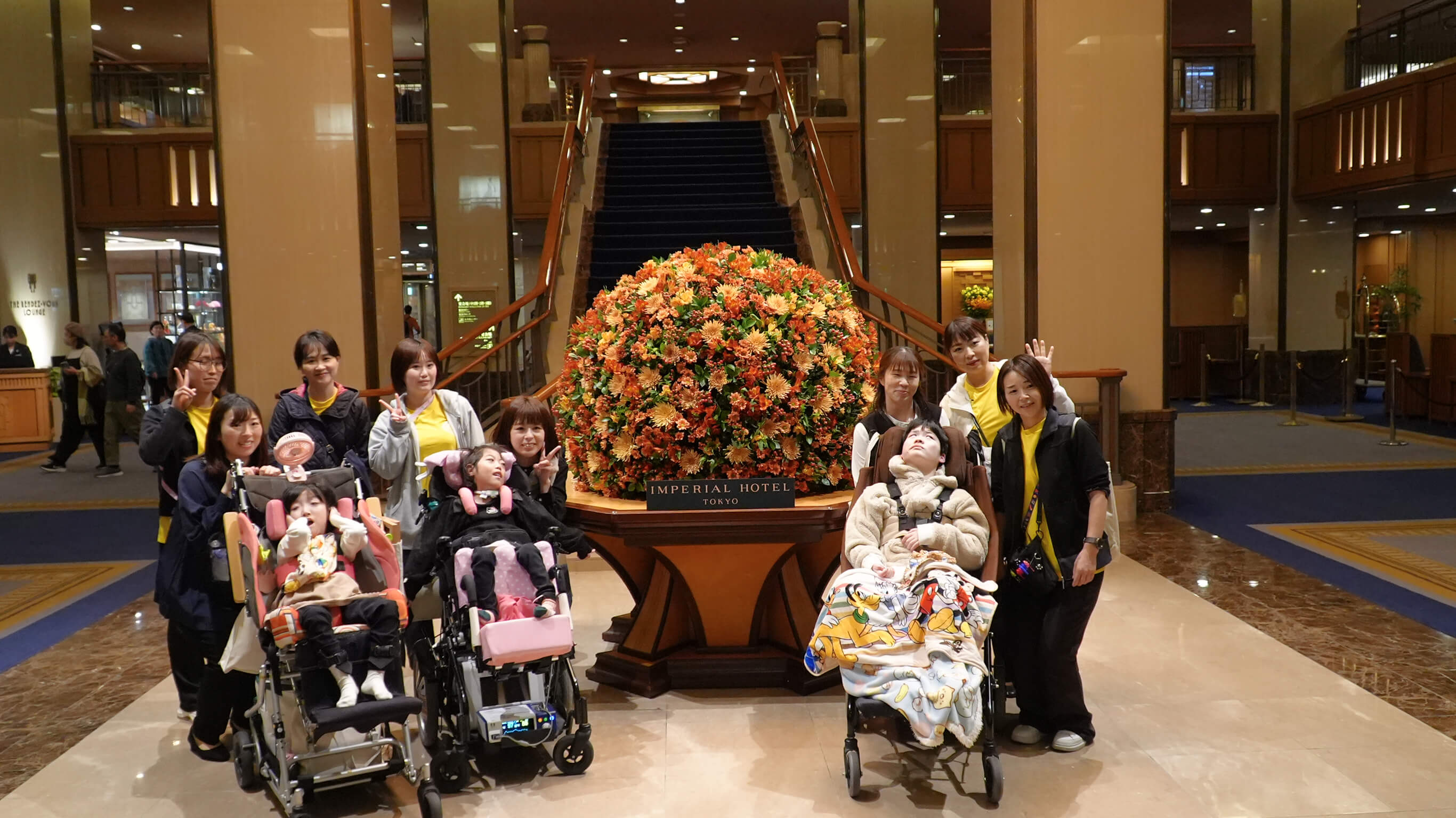 帝国ホテルでの集合写真